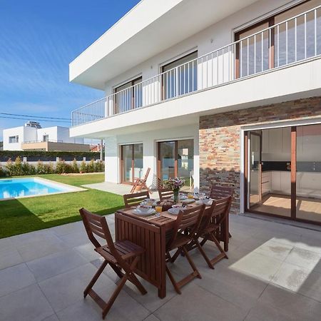 Aroeira Villa W/ Pool Near Beach, By Timecooler エクステリア 写真