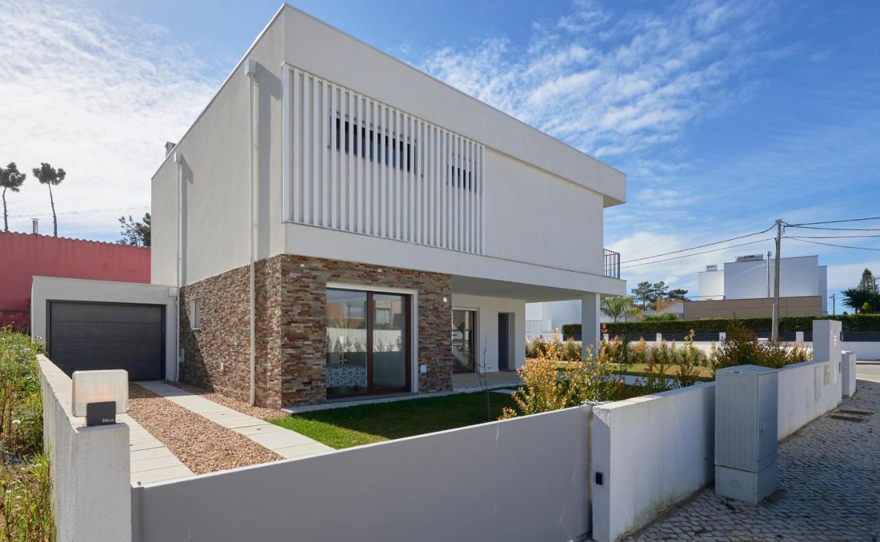 Aroeira Villa W/ Pool Near Beach, By Timecooler エクステリア 写真