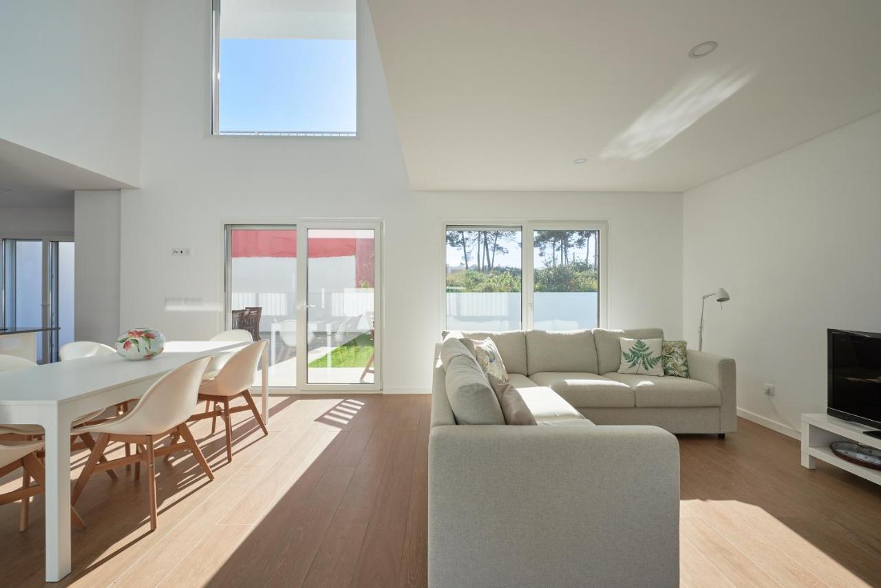 Aroeira Villa W/ Pool Near Beach, By Timecooler エクステリア 写真