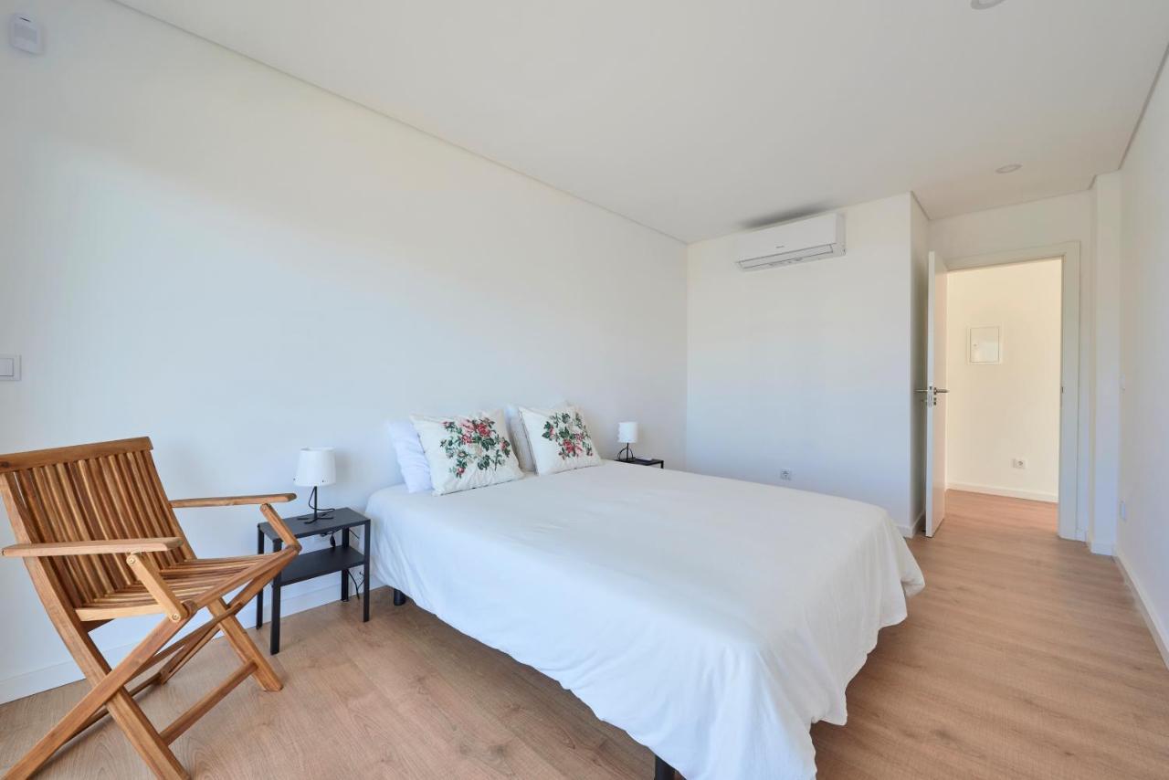 Aroeira Villa W/ Pool Near Beach, By Timecooler エクステリア 写真