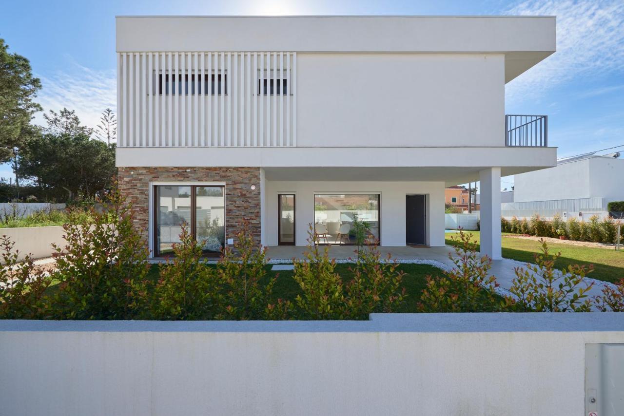 Aroeira Villa W/ Pool Near Beach, By Timecooler エクステリア 写真